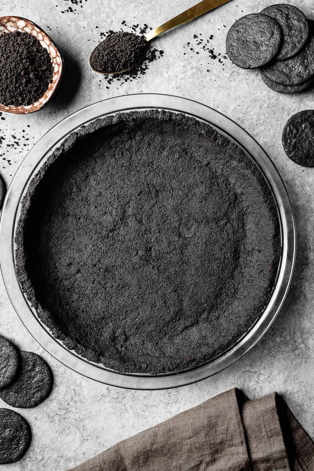 A fully baked cookie crumb crust.